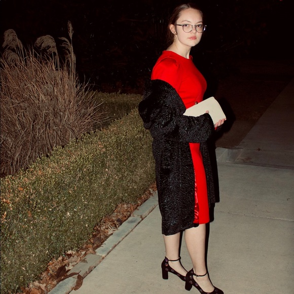 Meet your Posher, Anthea✨ - Picture 5 of 9